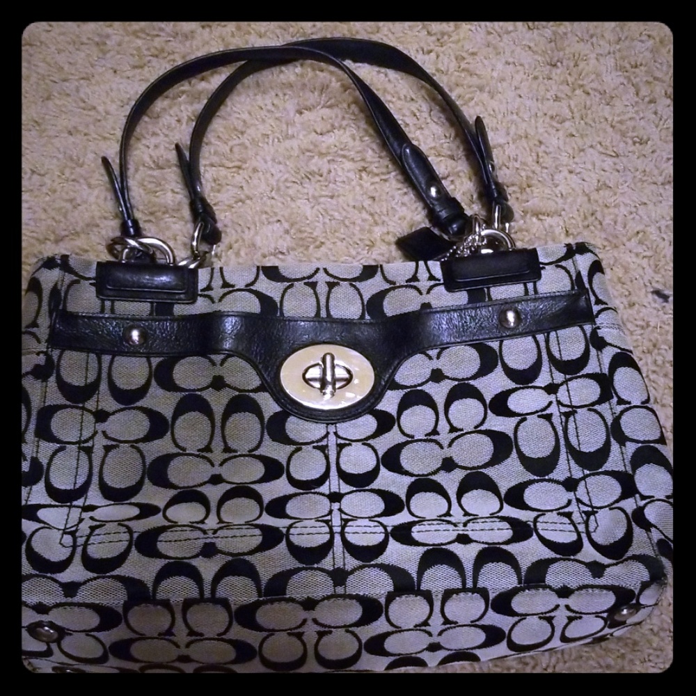 Coach purse - Picture 1 of 1